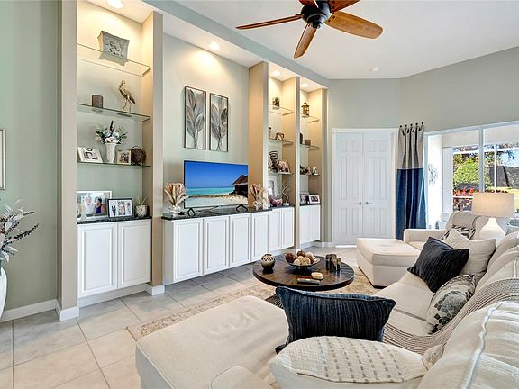 3rd image of 5227 Eleuthra Cir