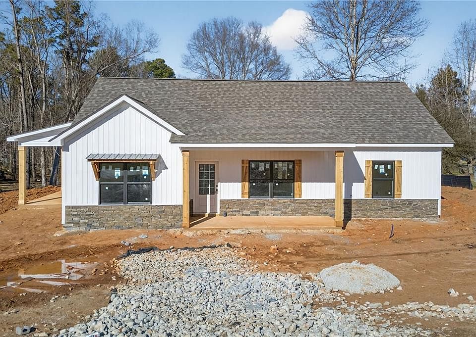 1st image of 82 Wiley Dr