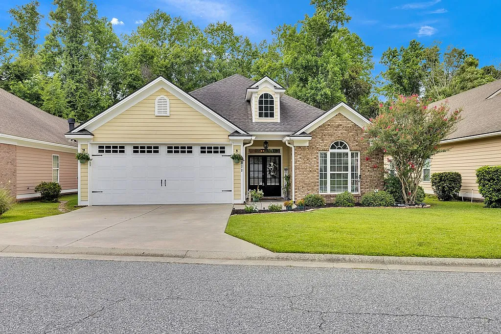 3 bed, 2.0 bath, 1858 sqft, $2,150 — Photo 2