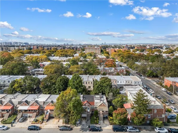 2218 E 27th St, Brooklyn, NY 11229