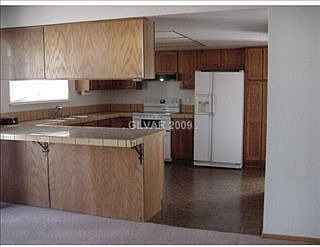 4th image of 4610 E New York Ave