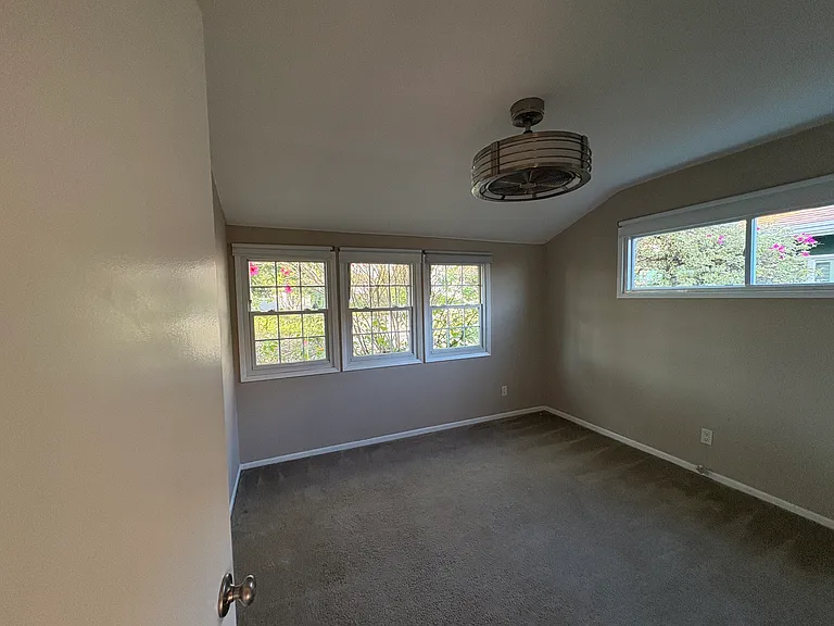 Cottage Ave — Photo 19