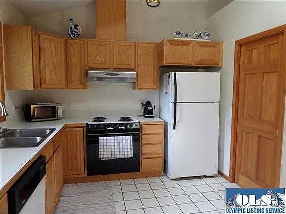 3rd image of 118 Harleman Dr