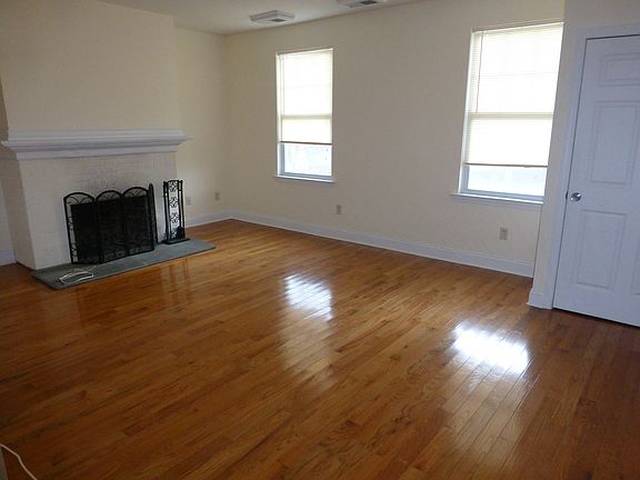 2nd image of 421 Fountain St #1