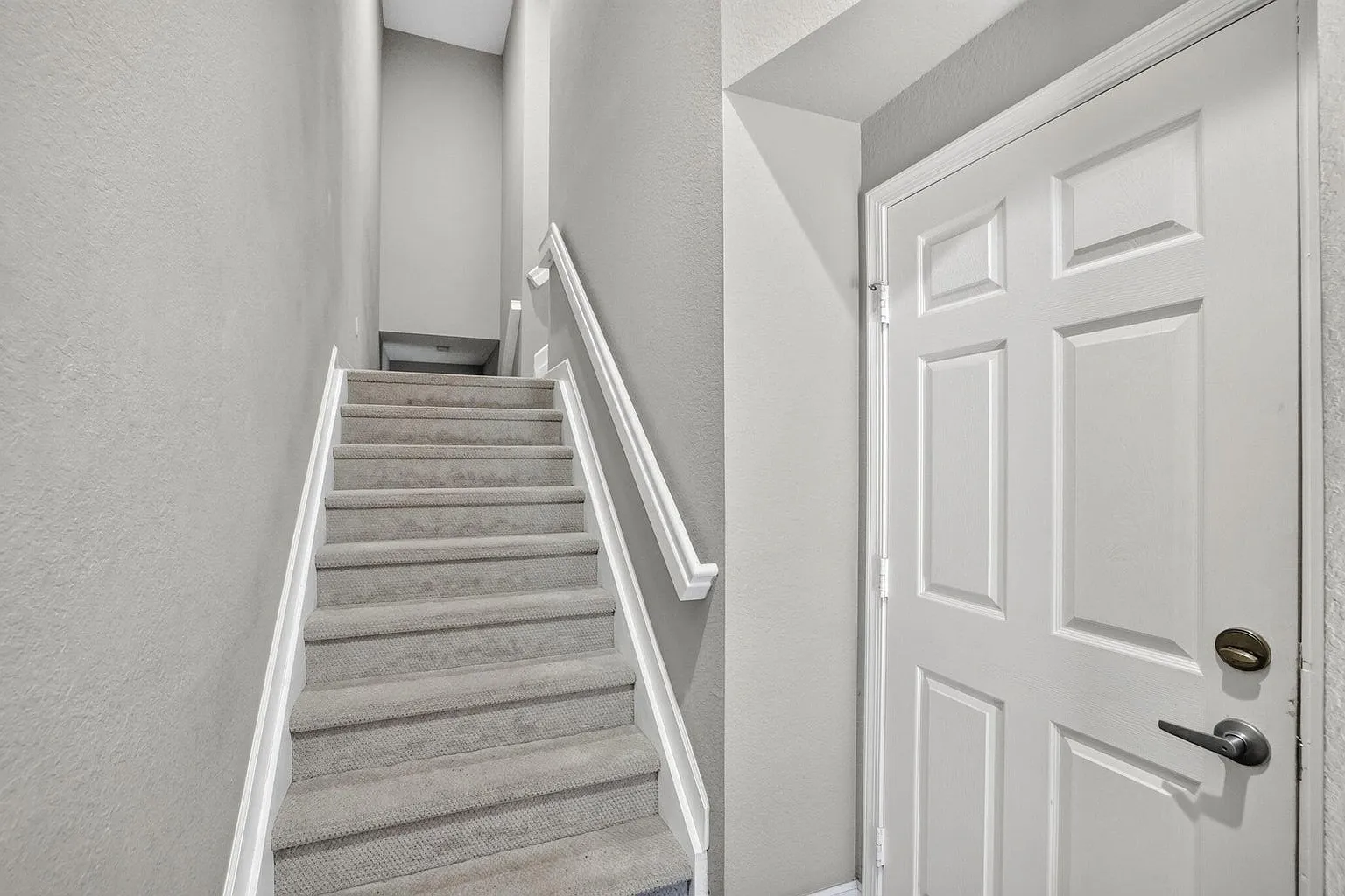 4 bed, 1864 sqft, $3,500 — Photo 1
