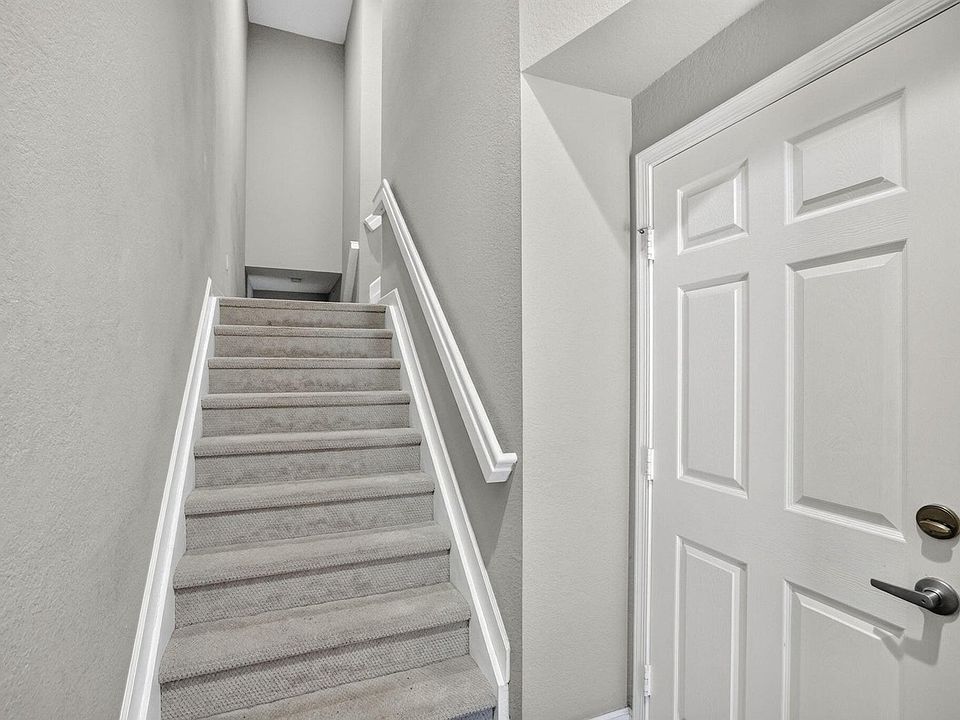 1st image of 433 NE 1st St #0