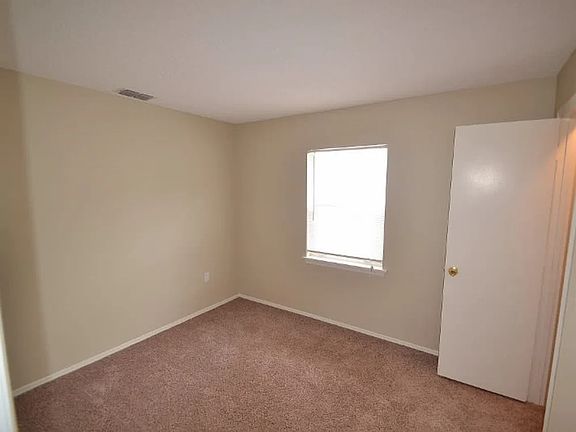 5th image of 722 Waterbridge Dr