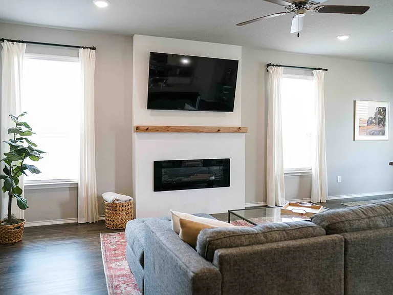 7710 Purvis St — Photo 3