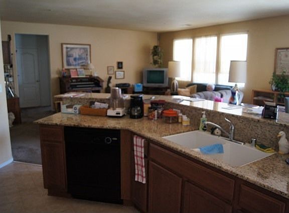 4th image of 9476 Hanfield Dr