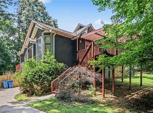 2711 Old Coach Rd, Duluth, GA 30096