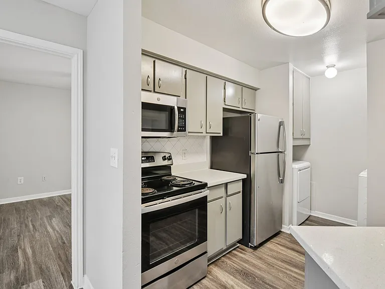 Stonecreek Apartments — Photo 27