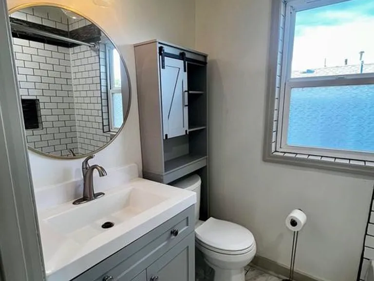 332 S Adams St — Photo 6