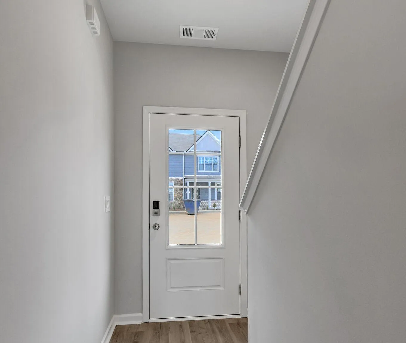 3 bed, 2.5 bath, 1363 sqft, $1,800 — Photo 4