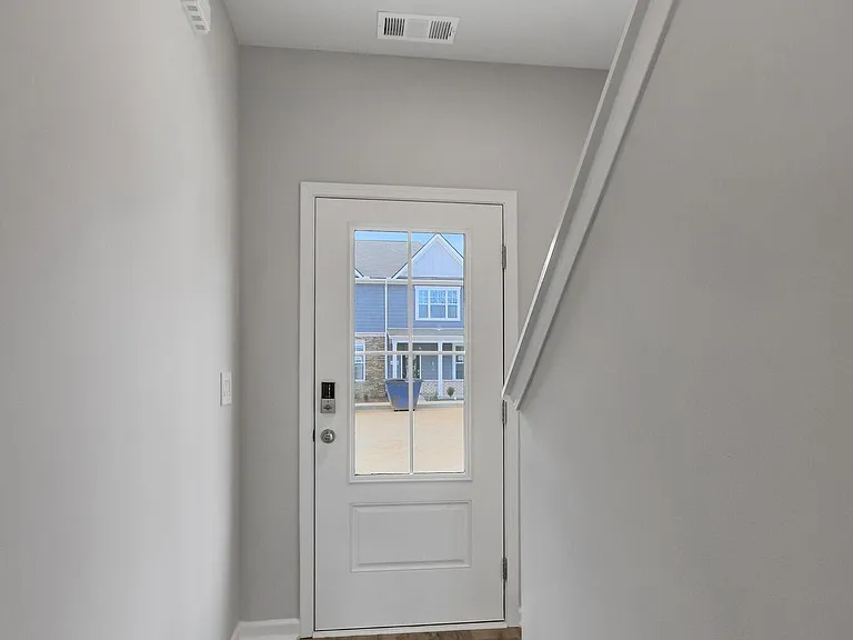 1303 Walker Way — Photo 4