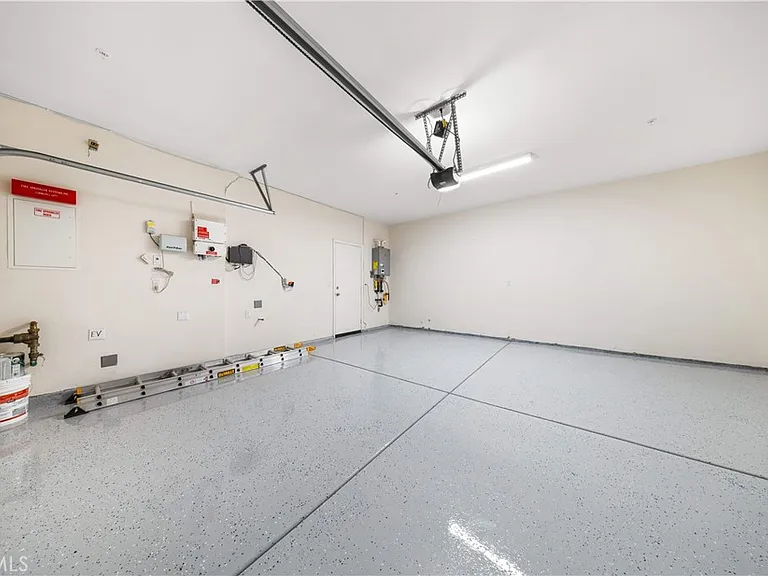 16005 Blueberry Ave — Photo 41