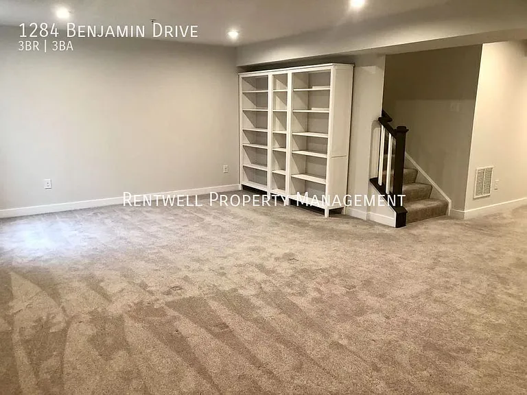 1284 Benjamin Dr — Photo 12
