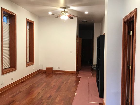 2nd image of 852 N Wood St APT 1