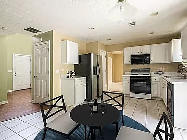 2804 Evanston Ct — Photo 8