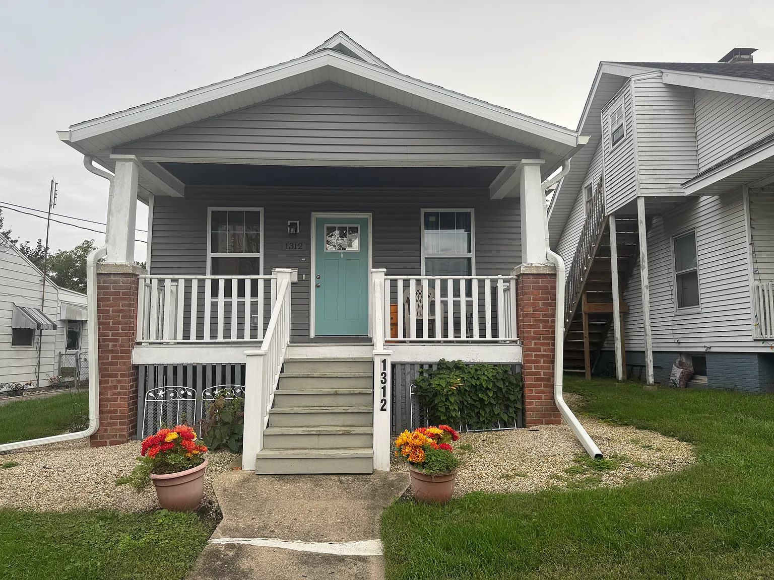 2 bed, 1000 sqft, $1,700 — Photo 1