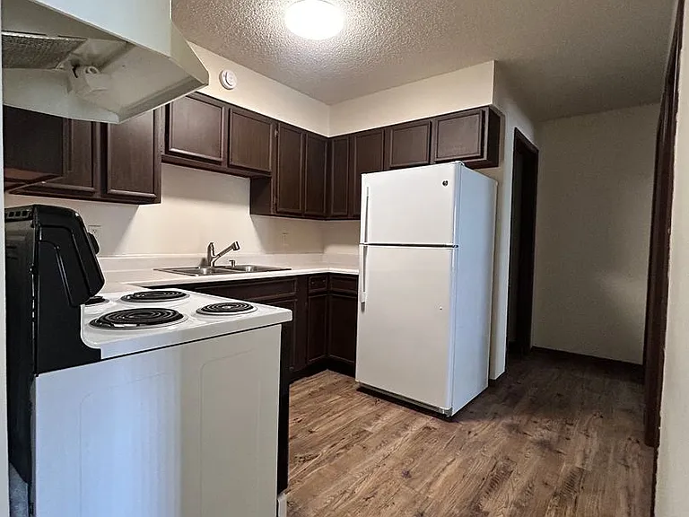 311 S Eaton Ave — Photo 4