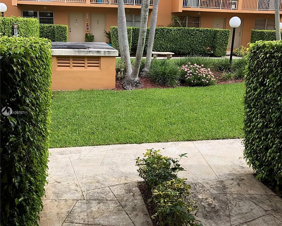 2nd image of 2222 Brickell Ave APT 3