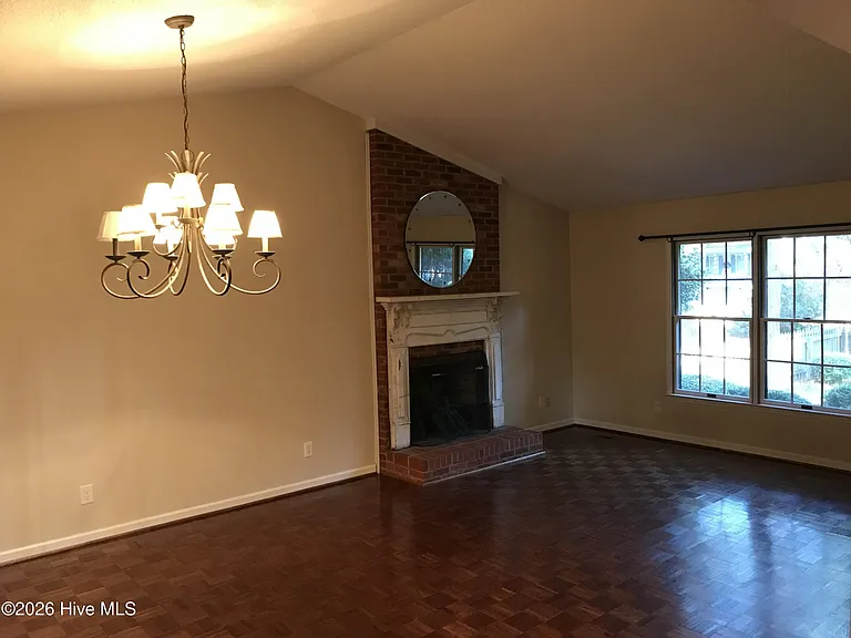 1 Cameron Ln — Photo 6