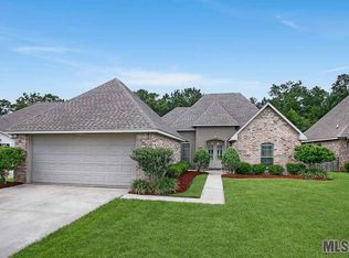 10043 Chanel Dr, Denham Springs, LA 70706