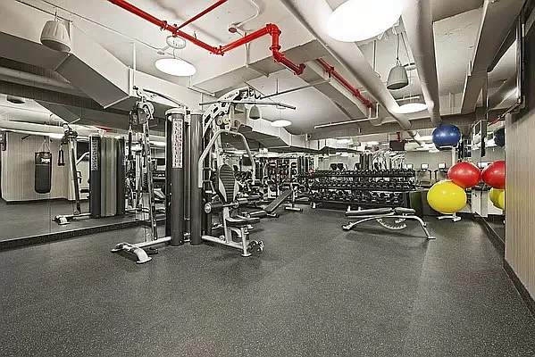 Rented by Manhattan Realty Group | media 18