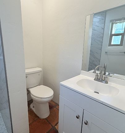4th image of 124 E Jacinto St #4