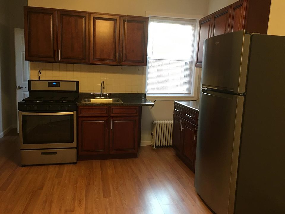 2nd image of 111 Jewel St APT 2R