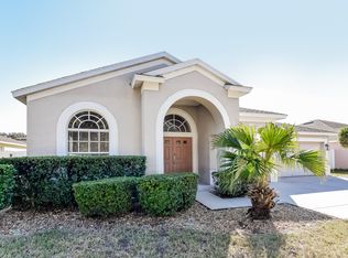 1910 Heartland Cir, Valrico, FL 33594