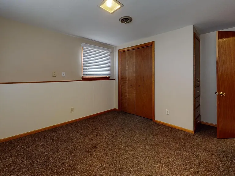 2409 Jackson St — Photo 18