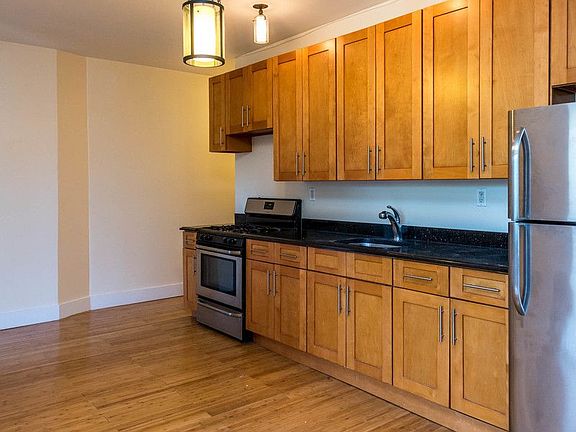 4th image of 516 Eastern Pkwy APT 1D