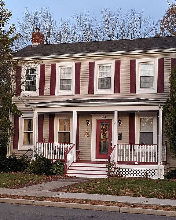 2nd image of 254 Mercer St