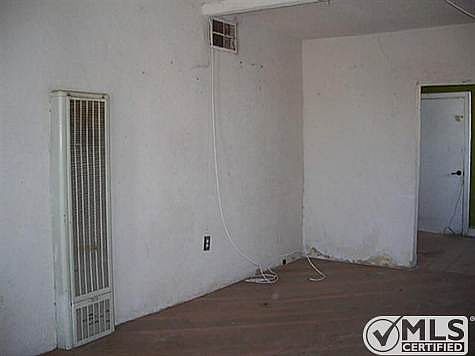 3rd image of 3609 Pershing Dr