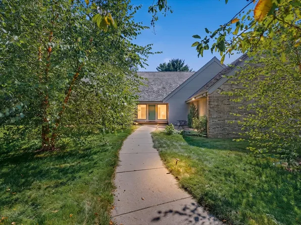 2007 Trout Valley Dr, Champaign, IL 61822