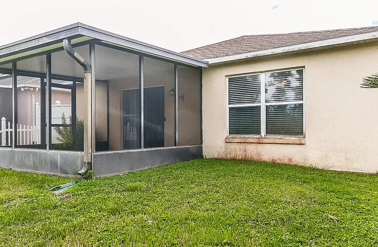 2221 Heathwood Cir — Photo 14
