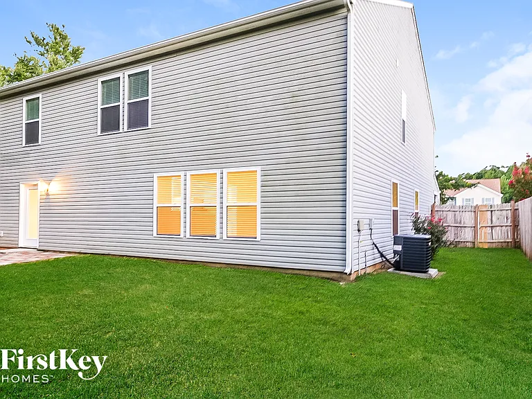 1323 Perga Ct — Photo 15
