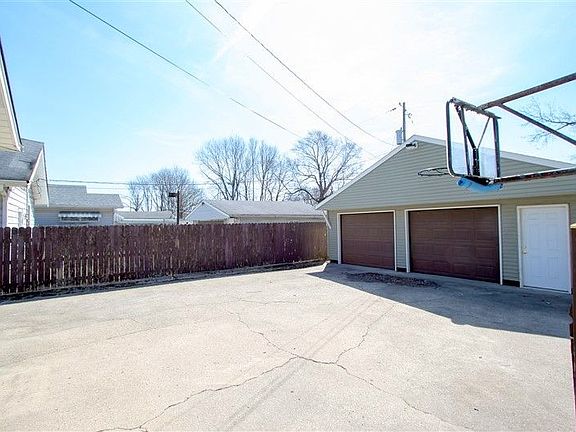 4th image of 3120 Falcon Dr