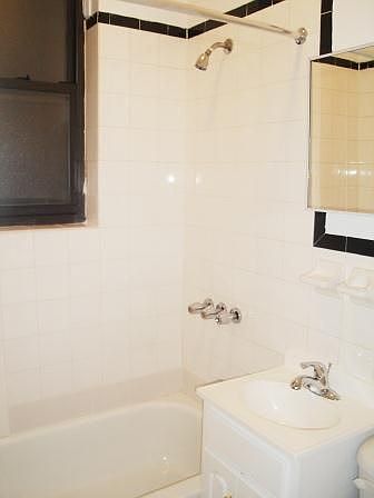 2nd image of 330 E 15th St APT 2