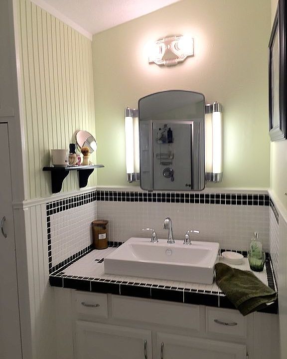 downstairs bath off laundry