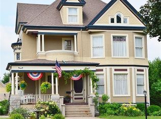 907 1st Ave, Vinton, IA 52349