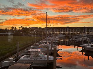 801 River Point Dr APT 102A, Naples, FL 34102
