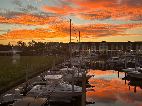 801 River Point Dr APT 102A, Naples, FL 34102
