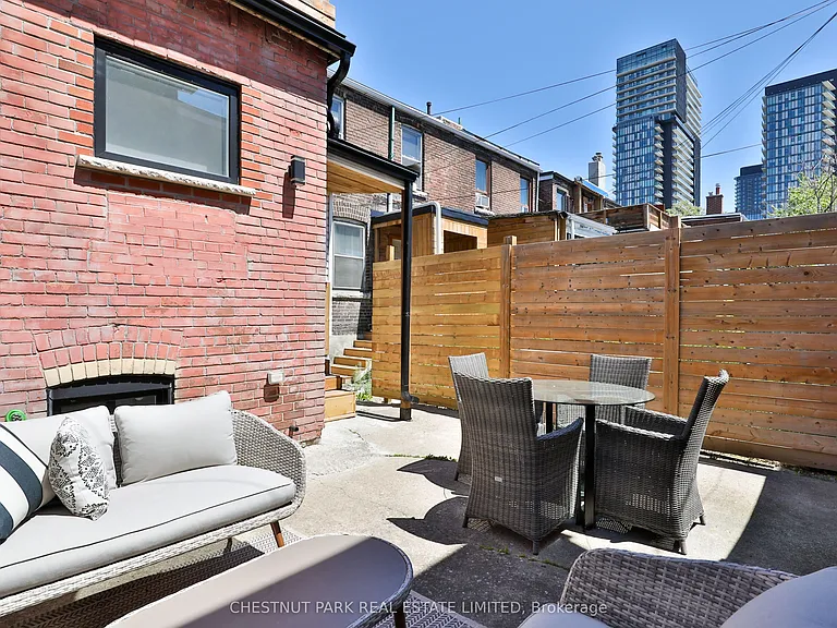 1341 Dupont St — Photo 33