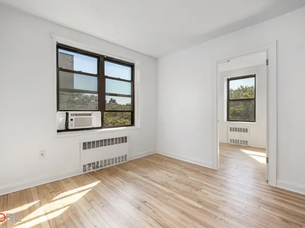 88-10 34th Avenue image 2 of 9