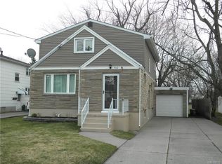 962 Beach Rd, Cheektowaga, NY 14225