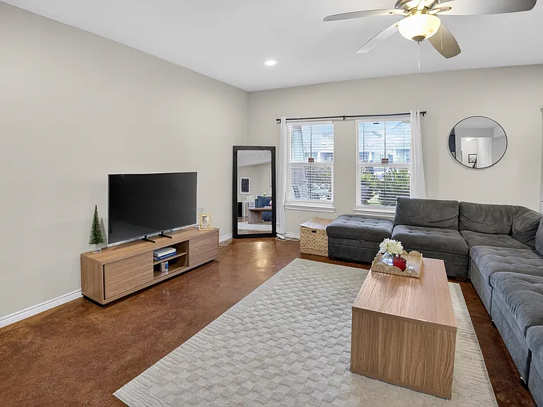 3136 Merida Ave — Photo 8