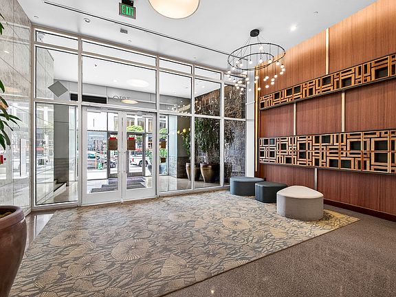 3rd image of 3810 Wilshire Blvd APT 1405
