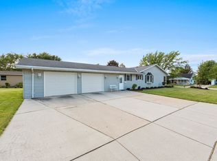 451 Sunset Ct, Denmark, WI 54208